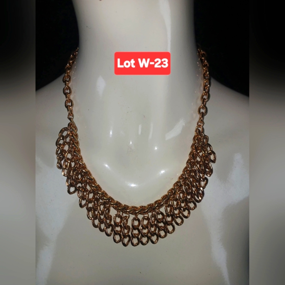 Elegant Gold Toned  Chain Necklace